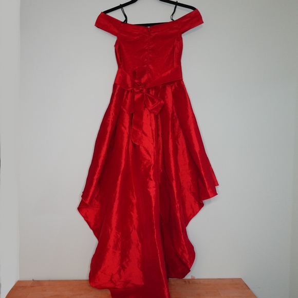 Flowy Red Dress with Bow Ribbon - Picture 4 of 5